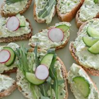 gesund belegtes Brot und Brötchen